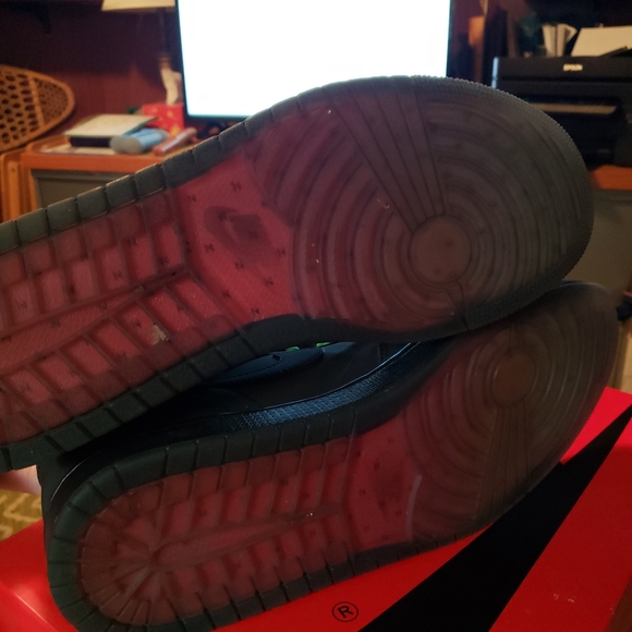 Jordan 1 High OG Fearless - Picture 7 of 8